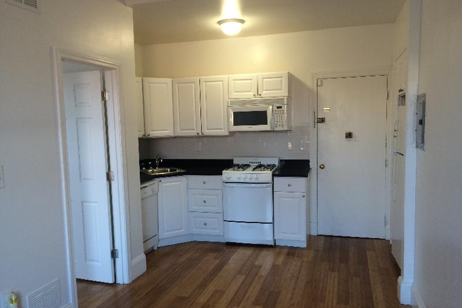 . - Newly Renovated Studio on Hemenway Apartments