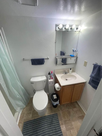 Bathroom - Private room for rent Apartments