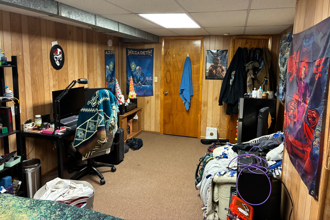 Large Private Bedroom - Private Room Near UMD/Paint Branch trail House