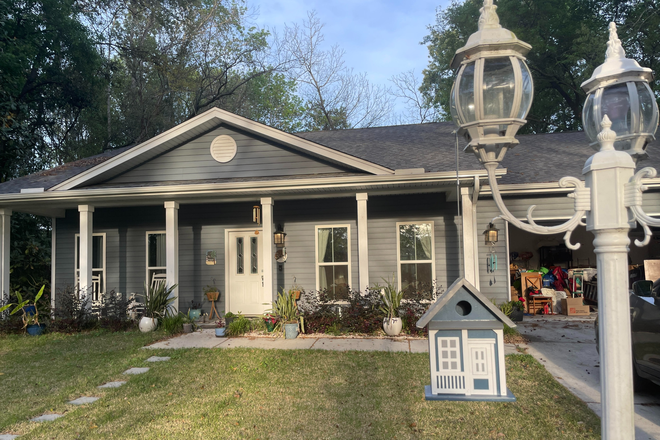 Outside view - Room for Rent on James Island