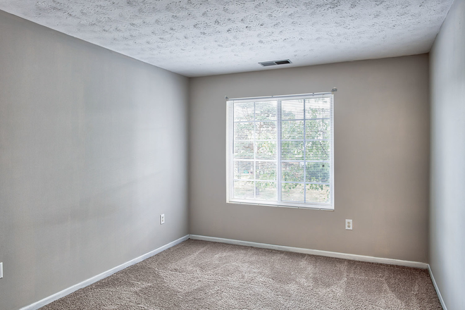 Bedroom #1 - Franklin Park Apartments - 2 Bed, 1 Bath Sublease (AVAILABLE NOW)