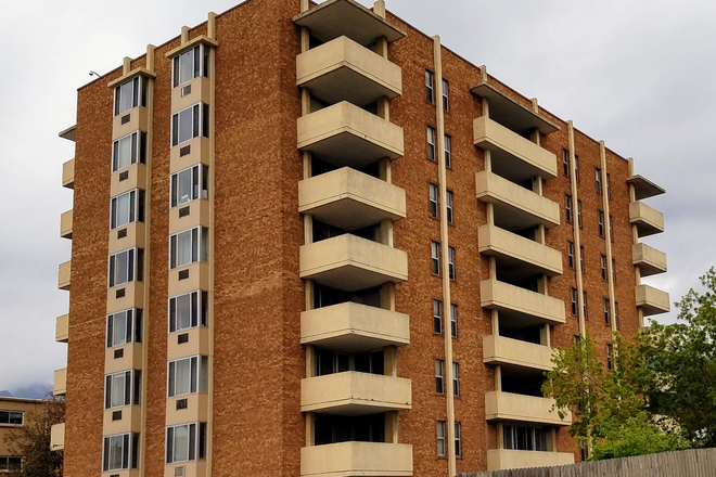 The building the apartment is it. It is a middle apartment. - San Marco North Condominiums