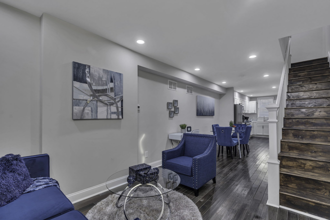 Main level - 2/2.5 Just Renovated close to Johns Hopkins Hospital Townhome