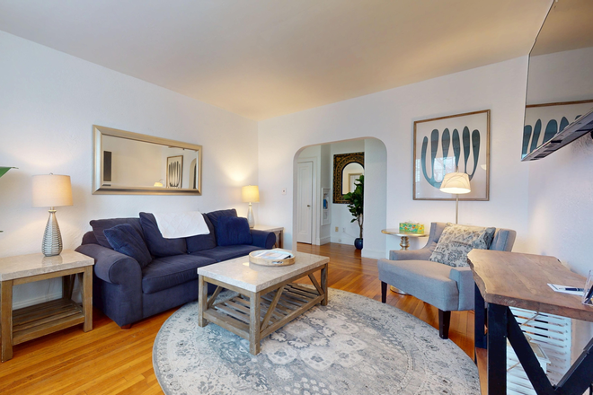 Living Room - KIL9044 Spacious, Top Floor 1-Bed, MBTA,  Longwood Medical Area Apartments