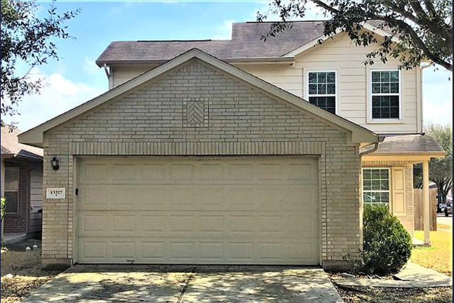 Front of the house - ROOM FOR RENT $700