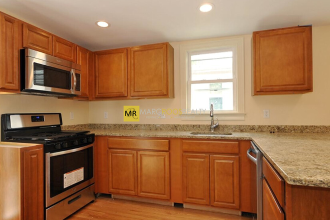 KITCHEN - ALLSTON 4 BED 2 BATH **IN UNIT LAUNDRY *** PRATT ST 09/01 PACKARD"S CORNER