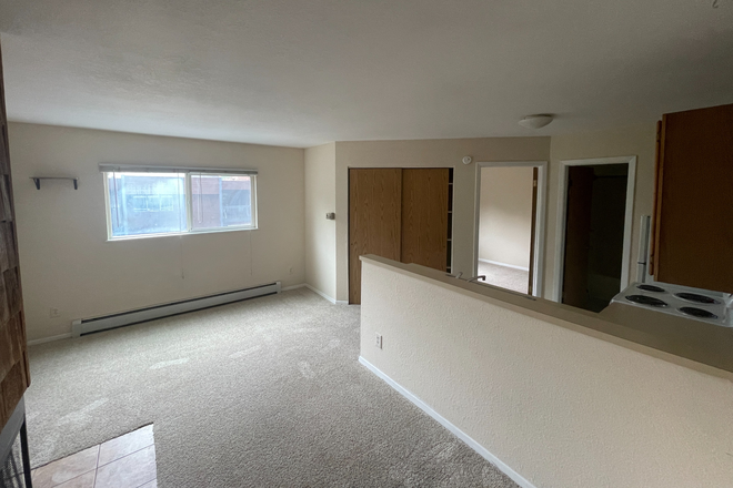 2 - AVAILALBLE 6/5: 1319 Alpine Ave. #34 Apartments