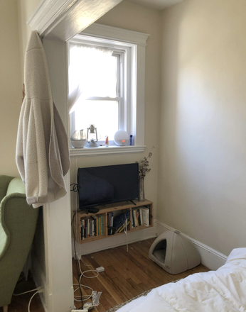 alcove/ sleeping area - LOCATION!! Spacious Studio / 1 Bath next to Campus available June 1st 2025!! Heat&Hot Water Inclu.!! Apartments