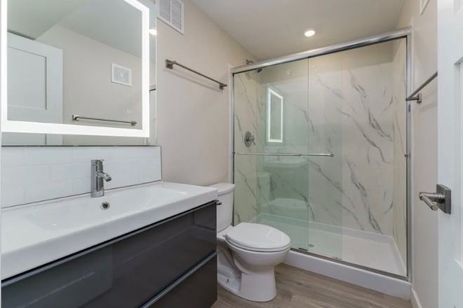 Bathroom - 1016 14th Street Apartment