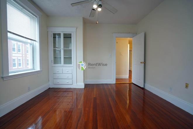 1 - NOV 2026! Allston 2 bed, H/HW inc. Pets Ok, NO FEE! Apartments