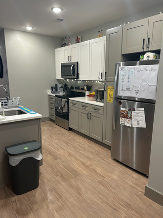 Open Kitchen - Aspen Heights Apartments, on border of campus