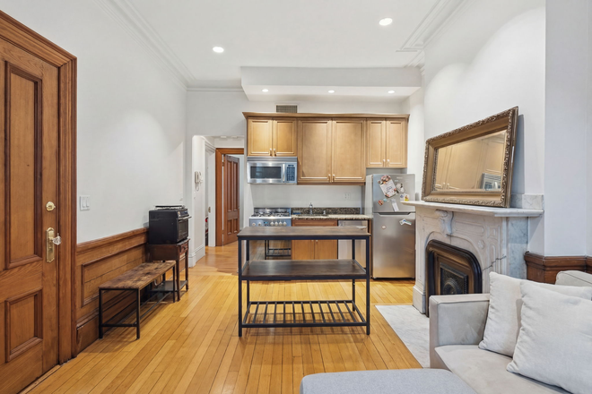 Call NOW for showings! 617-236-8600 - TREMONT ST - *HALF FEE* LUXE COZY BROWNSTONE 2BR AT BRIGHAM CRCL FOR *6/1/2026* W/ LNDRY IN BLDNG Apartments