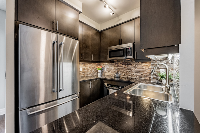 Kitchen - 1 Bedroom on Bloor St. for rent