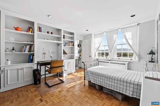 one room - Court Square in Downtown Condo