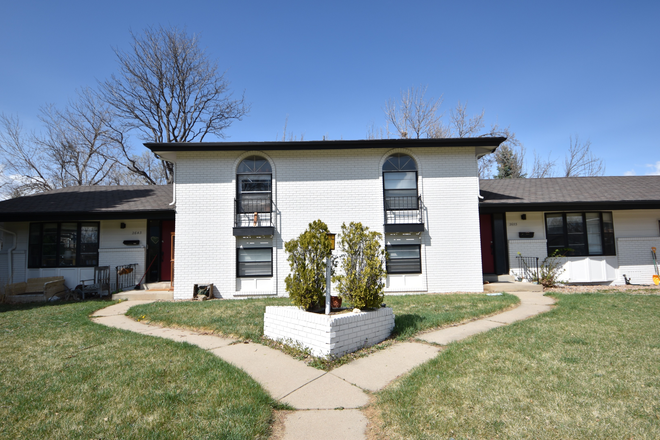 Exterior - 2643 Sherwood Circle Duplex