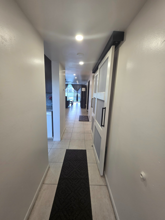 Front entrance - Cascades Condo