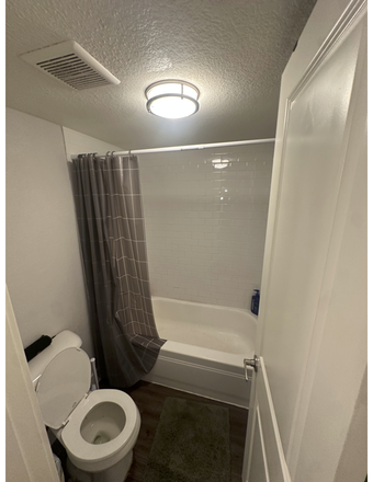 bathroom (Shower/ Toilet) - The Lodge Apartments, Very close to campus, with pool