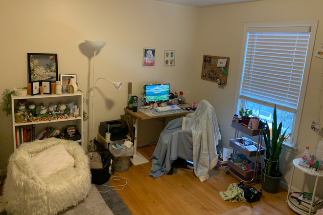 Bedroom - MODERN-BEDROOM Available - Awesome Location -Medford-Central A/C Apartments