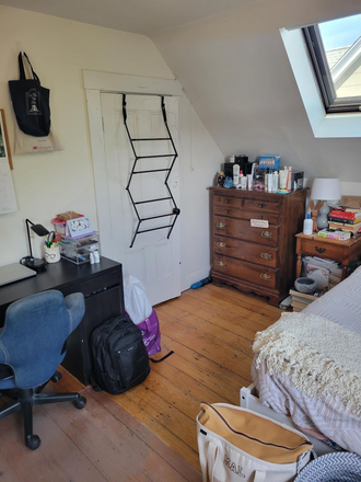 Bedroom #5 [email removed] Beacon St Somerville Apt B - Room Available SEPTEMBER 1st Short walk to HARVARD UNIVERSITY & PORTER SQUARE Duplex