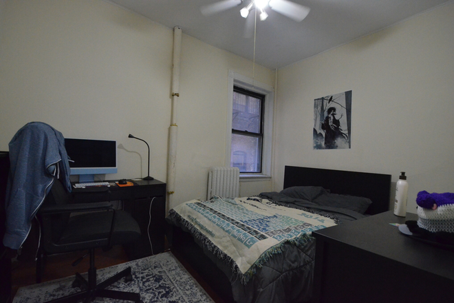  - ROOM available in a 3bed at 103 Hemenway