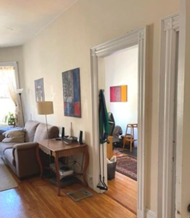 Call NOW for showings! 617-236-8550 - BEACON ST - CHARMING CLASSIC BACK BAY BROWNSTONE 3BR/1BA FOR *9/1/2025* W/ H&HW INC, LNDRY IN BLDNG! Apartments