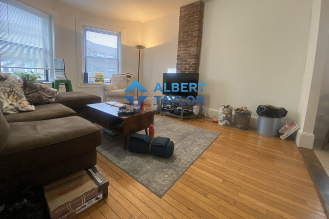Living Room - Cheap 4 Bed with Laundry!! Across from the T