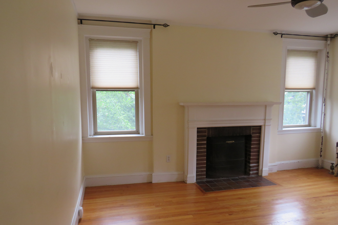 Living Room - 2 Bedrooms Garden Street Near Radcliffe Condo