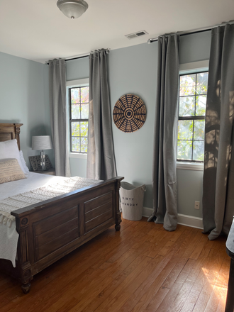 Bedroom - WALKING DISTANCE TO MUSC Duplex