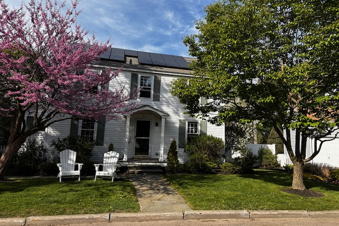 House photo - Hill Section 3 Bedroom Burlington House For Rent!
