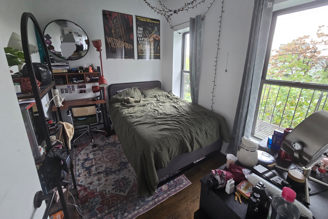 Bedroom ($1350/mo) - 2 private rooms in Bushwick, Brooklyn (right next to the L Station) Apartments