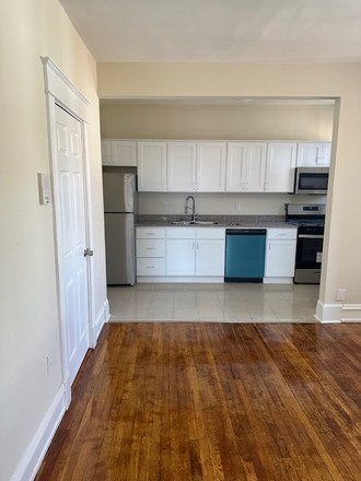 #12 - dining room leading to kitchen - Newly Renovated 2 Bed / 2 Bath Near VCU – Modern Finishes Apartments