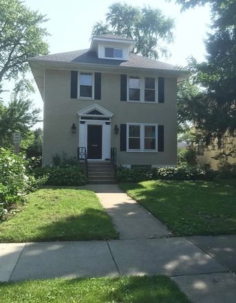Exterior - Big, bright 3-bedroom, 1-bath apartment located on a quiet residential just down Central!