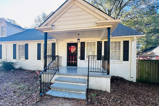 Charming duplex at 2729 Central Ave—perfect for a medical student, professional, or small family. Great Midtown Memphis location! - University District  – 3BR/2BA, Ideal for Medical Students & Professionals Duplex