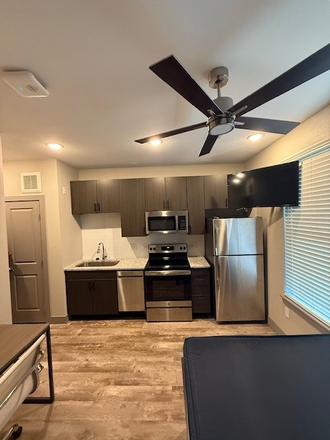 Full Kitchen - Elara at The Sawmill