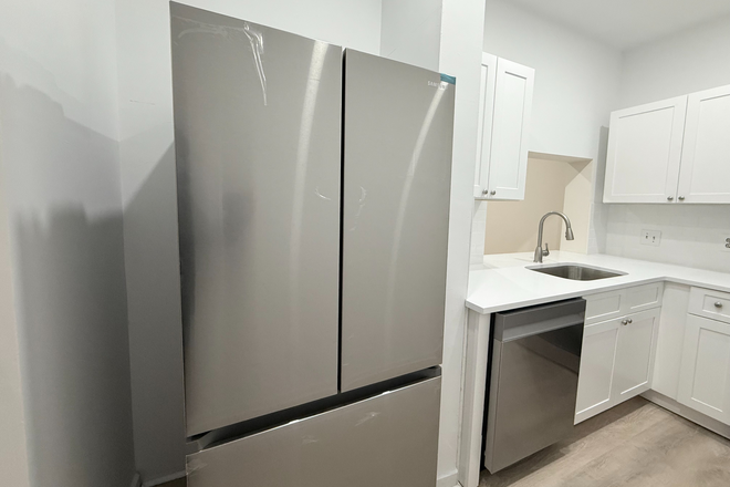 1 - SEPT 2026-Amazing Park Dr 3 bed, Heat inc. NO BROKER FEE! Apartments