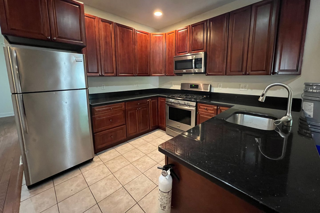  - 2005 North 17th Street - 3BR/3.0BA