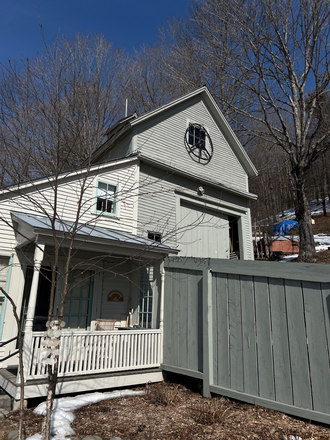 Attached barn readying for reno - Room in shared cottage home with 10 acres. Rent/work exchange possibility