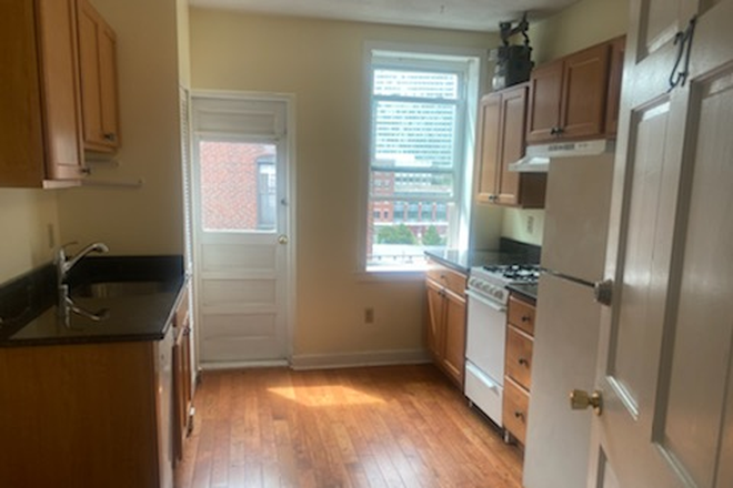 Call NOW for showings! 617-236-8600 - HANOVER ST - *9/1/2026* LRG MODERN 1BR SPLIT FOR 2 PPL W/ HEAT INC, LNDRY IN BLDNG IN NORTH END! Apartments