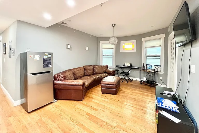 Living room - Apartment on Hillside, Mission Hill