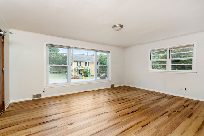 Living Room - 1 Bedroom apartment on Pierson Place