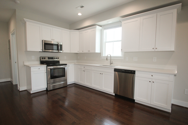 Kitchen - 3 Bedrooms, 2.5 Baths
