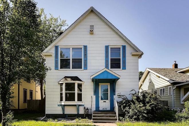 Outside - Beautiful Home Close to Hamline - Mac Groveland - Spacious 6 Bedrooms with 2 bonus rooms