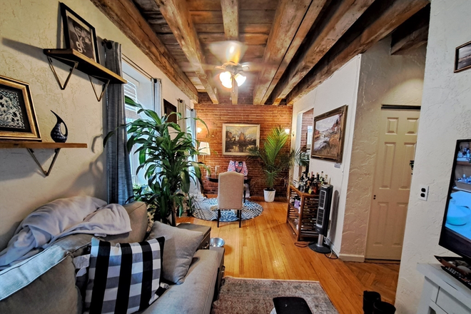 . - North End 2 Bed/2 Bath w/ Laundry IN UNIT - Available NOW!! Apartments