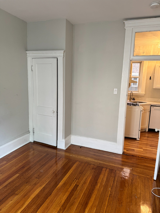 a - 2 big bedrooms, updated kitchen and bathroom Apartments