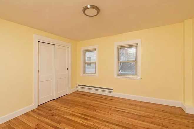 Bedroom - 4Bed Split Wash/Dry in Unit Driveway Parking House