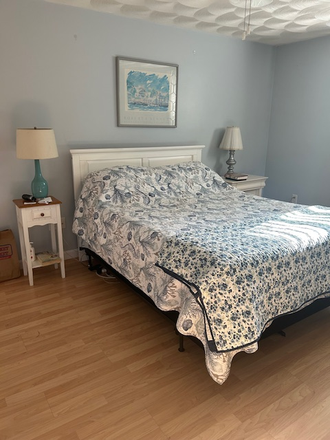 Bedroom - Apartment close to Narragansett Beach