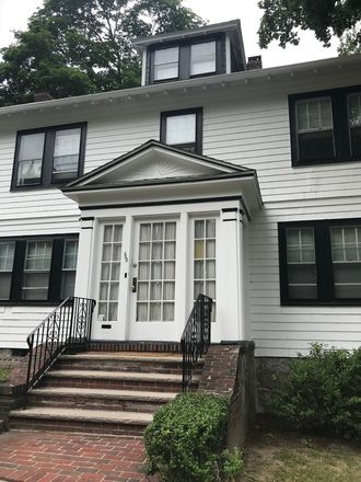 Front entryway - Rent NOW for 2027-28! Huge 6/7 Bedroom house near BC! Big rooms, 3 baths, modern kitchen, basement!