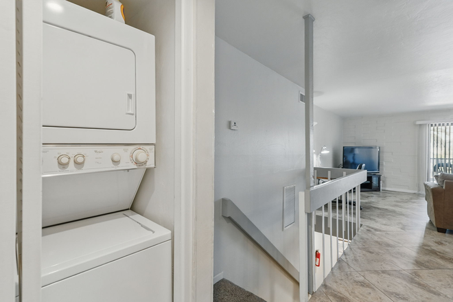 upstairs - 2 Bedroom Condo in Main Gate Campus Walk Condo - PRIME CAMPUS LOCATION!