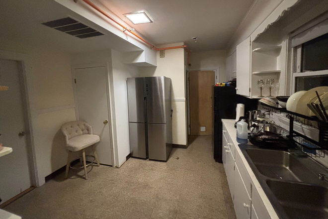 Kitchen - 8-BED TUFTS STUDENT HOUSING: HVAC, Wifi + Electricity Incl. No Broker Fee, Quiet, Study-friendly Duplex