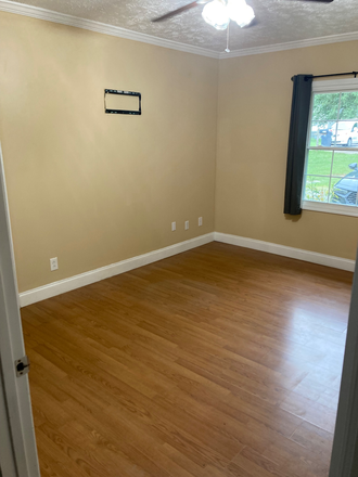 1st bedroom available - 2 Rooms for Price of 1 - Knoxville House
